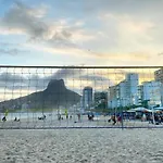 Lindo Apartamento A 3 Minutos Da Praia Av.N.S.C 1032/1208